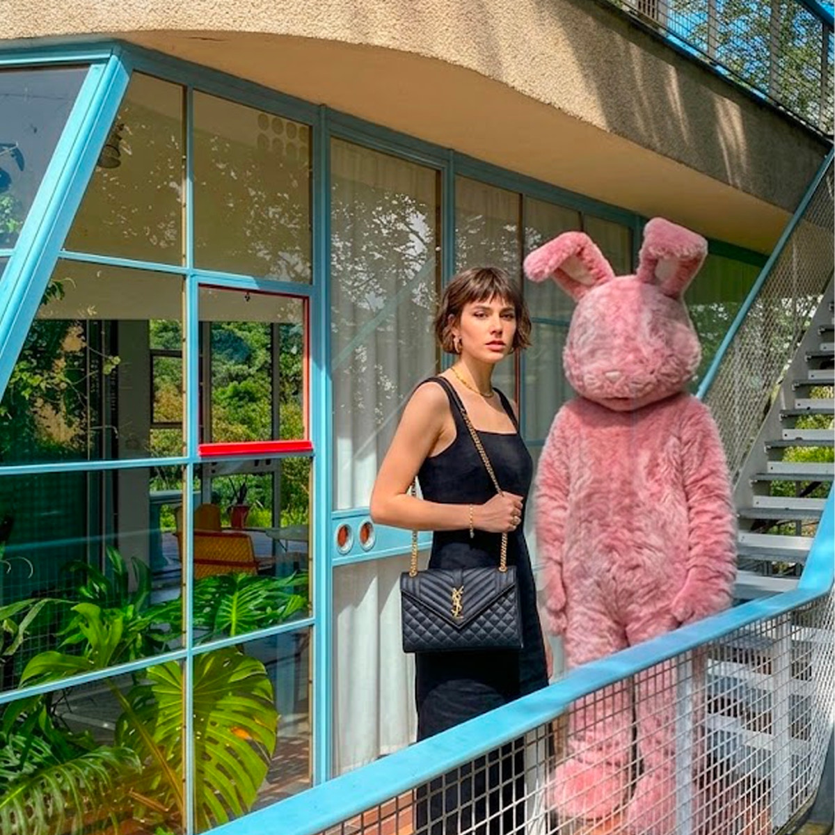 Pio Pio è uno studio creativo che trasforma idee in contenuti editoriali, raccontando storie visive per marchi, creatori e negozi. Direzione artistica, strategie creative, fotografia e design per social media per creare immagini che vivono e ispirano.